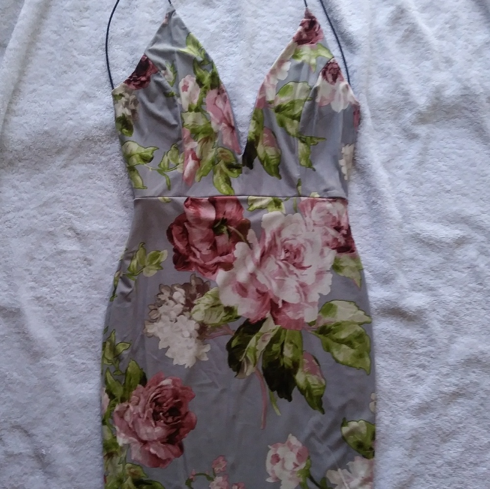 ✴last one✴Fashionnova passion floral grey dress - Picture 5 of 7